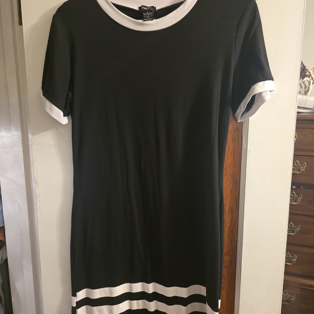 Rue21 Black and White Midi Dress